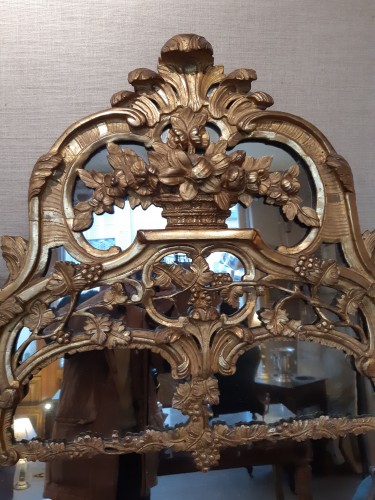 Antiquités - Grand miroir en bois doré d'époque Louis XV