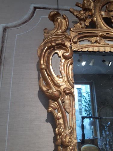 Miroirs, Trumeaux  - Grand miroir en bois doré d'époque Louis XV