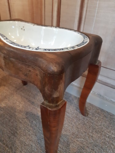 XVIIIe siècle - Tabouret-bidet en placage de palissandre d'époque Louis XV