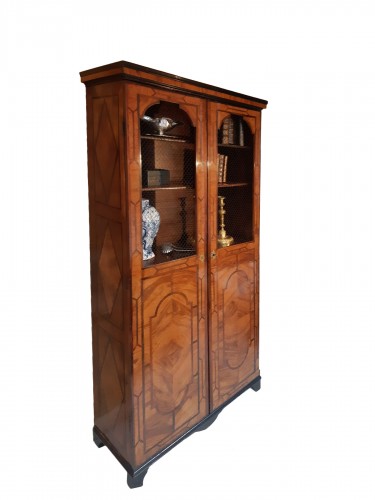 Small bookcase in veneer from the Louis XIV period