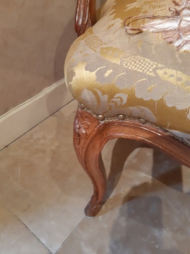 XVIIIe siècle - Paire de fauteuils à dos plat, d'époque Louis XV