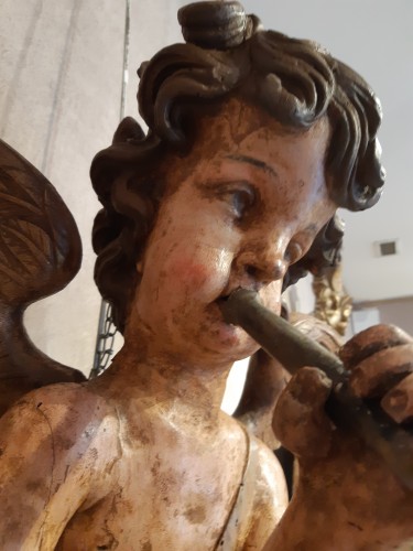 XVIIe siècle - Ange en bois sculpté polychrome d'époque Louis XIV