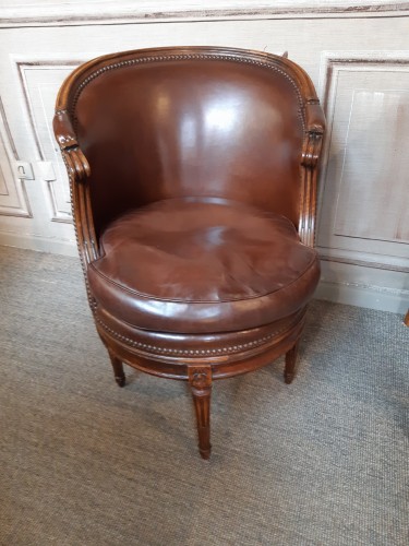 Antiquités - Fauteuil de bureau à assise tournante d'époque Louis XVI