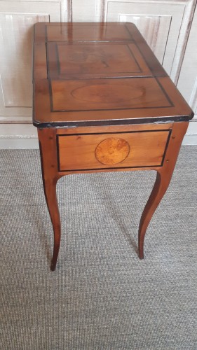 Transition - 18th century dressing table by Jean François hache