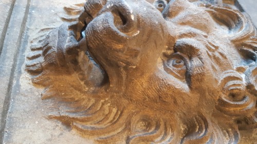 Sculpture  - Pair of stone high reliefs carved with lion&#039;s heads, late 17th century