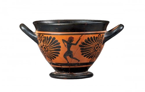 Skyphos with black figures. Greek art, Attica, 510 B.C. FP Group