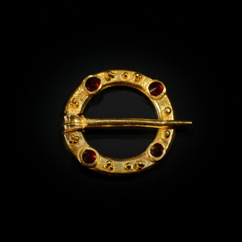 Fermail gothique serti de grenats XIII-XIVe s. - Bijouterie, Joaillerie Style Moyen Âge
