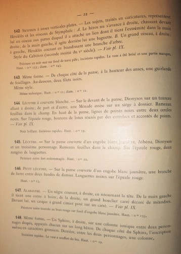 Antiquités - Lécythe attique à figures noires et à fond blanc attribué au Groupe de Brussels 1311.