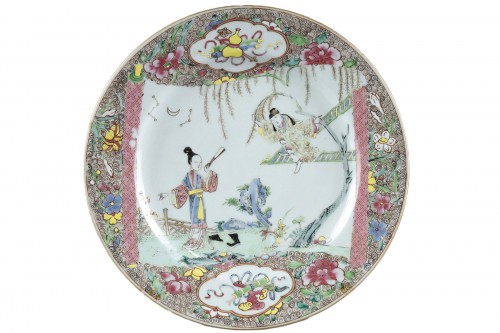 YONGZHENG plate decorated in famille rose, China YONGZHENG (1723-1735).