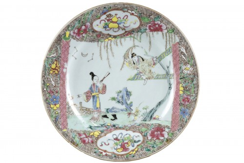 Assiette à décor du Roman de la Chambre de l'Ouest, Chine Période YONGZHENG (1723-1735)