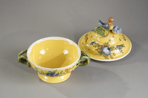 Céramiques, Porcelaines  - Ecuelle à bouillon de Martres Tolosane