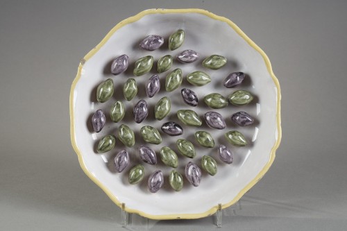 Moustiers trompe-l’œil plate - Porcelain & Faience Style 