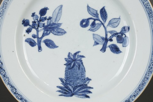 Assiette à l'ananas porcelaine de Chine 18e siècle - Céramiques, Porcelaines Style 