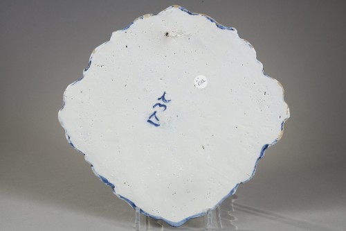 Plaque au chinois en faïence de Delft datée 1737 - Céramiques, Porcelaines Style 