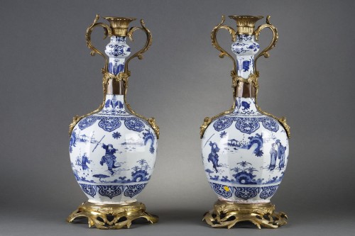 Paire de grands vases en faïence de Delft XVIIe siècle - Céramiques, Porcelaines Style 