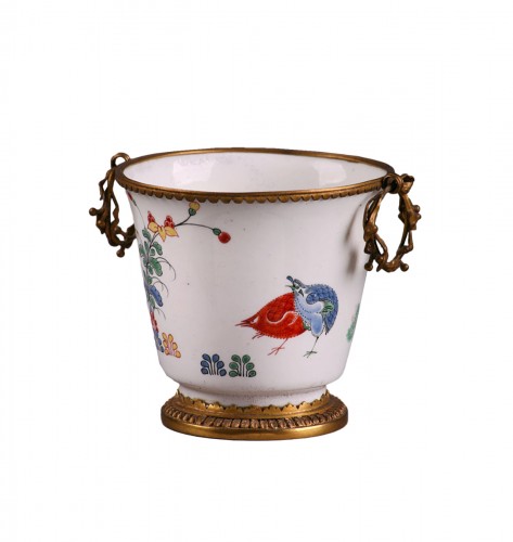 Gobelet Kakiemon en porcelaine de Chantilly vers 1730 - 1735
