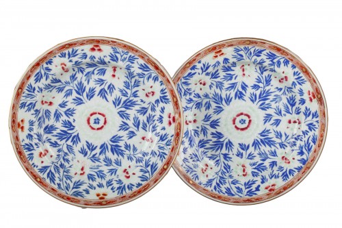 Paire d'assiettes en émaux sur couverte Chine période Yongzheng 1723-1735