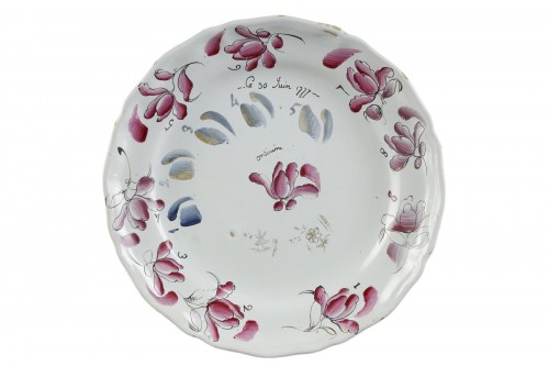 Assiette à l'échantillon Manufacture Levavasseur à Rouen daté 1777
