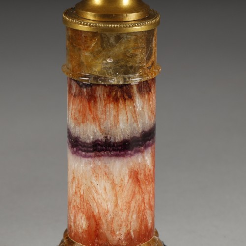 Luminaires Bougeoirs et Chandeliers - Paire de flambeaux en bronze et fluorite premier tiers XIXe siècle