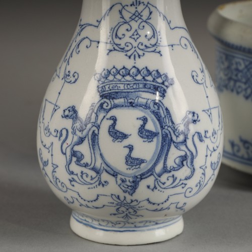 Moustiers aux armes de René Herault de Sèchelles début XVIIIe siècle - Céramiques, Porcelaines Style Régence
