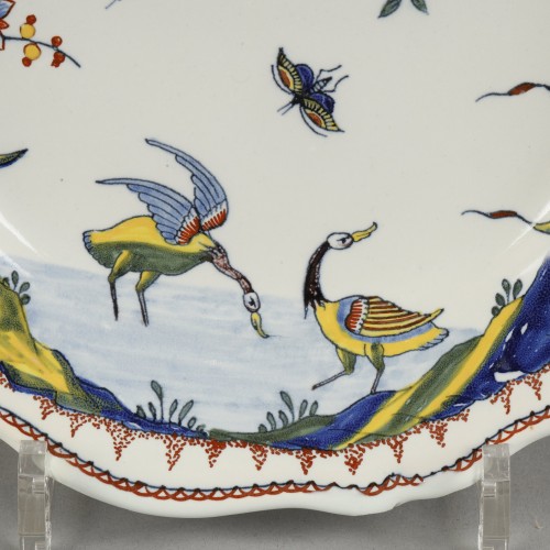 Faience de Rouen inspirée des motifs Kakiemon du Japon XVIIIe siècle - Céramiques, Porcelaines Style Louis XV