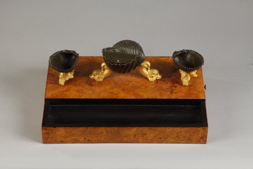 Ecritoire en loupe citronnier, bronzes de Claude Galle, vers 1814 - Objet de décoration Style Empire