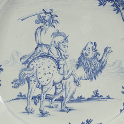 Céramiques, Porcelaines  - Exceptionnel grand plat, faïence de St Jean du désert signé fin XVIIe siècle