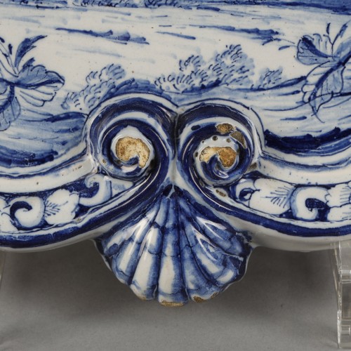 Grande plaque en faïence de Delft scène galante XVIIIe siècle - 