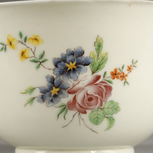 Porcelain & Faience  - Large bowl, Chantilly, 18th century 