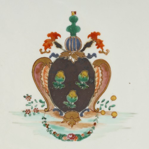 Chinese Order  dish for the van Goor family 18th century  - Asian Works of Art Style 