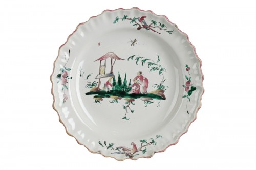 Manufacture Ferrat in Moustiers, dish with Chinese decoration 18th century