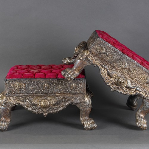 Sièges  - Paire de tabourets en argent d’un palais de Maharaja du XIXe siècle