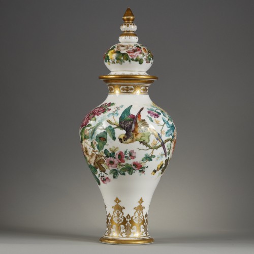 Large opaline vase with parrots Baccarat 19th century  - Glass & Crystal Style Louis-Philippe