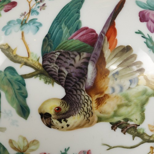Glass & Crystal  - Large opaline vase with parrots Baccarat 19th century 