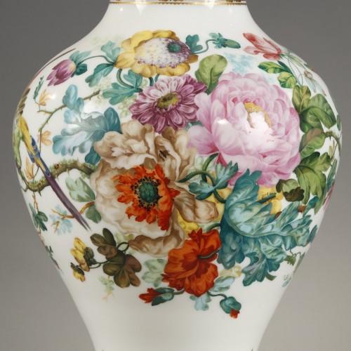 19th century - Large opaline vase with parrots Baccarat 19th century 
