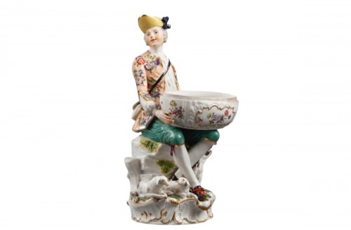 Figurine of a hunter in Meissen porcelain 18th century