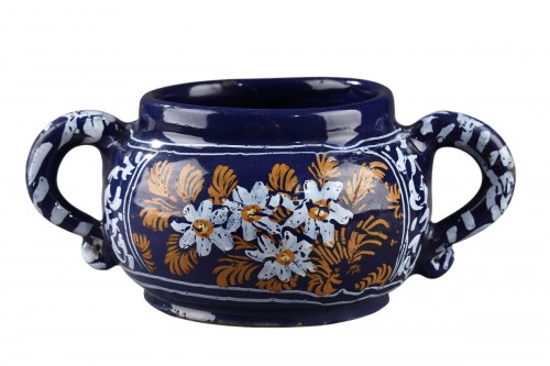 Pot en faïence de neversfond bleu persan XVIIe siècle