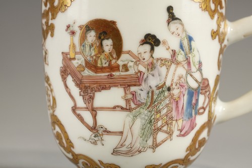 Rare teacup of a beauty in front of a mirror Yongzheng period  - Asian Works of Art Style 