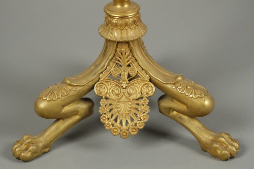 Guéridon tripode en bronze et plateau de marbre premier tiers du XIXe siècle - Galerie Théorème