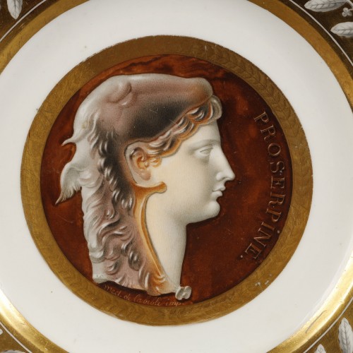 Plate Proserpine Sèvres cameo service circa 1808 - Porcelain & Faience Style Empire