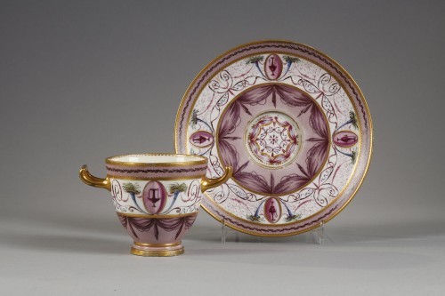 Cup à l&#039;Etrusque, Sèvres circa 1791 - Porcelain & Faience Style Louis XVI