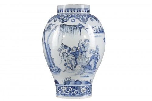 Large vase Nevers second half of the 17th century