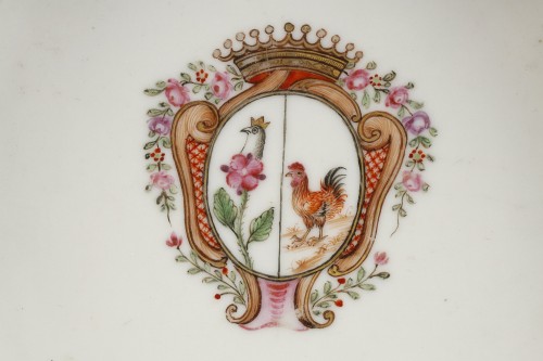 Armorial cup and saucer, China 18th century - Asian Works of Art Style 