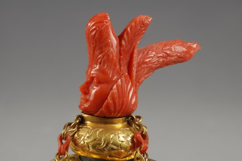 19th century - Gilt bronze and carved coral inkwell attributed to L&#039;Escalier de Cristal