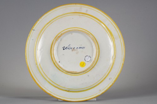 Plat en faïence d'Urbino seconde moitié du 16e siècle - Céramiques, Porcelaines Style Renaissance