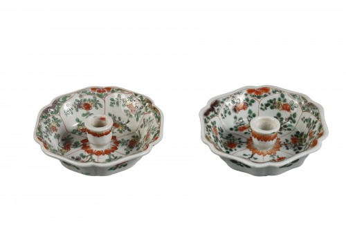 Paire de bougeoirs porcelaine de Chine période Kangxi 1662-1722