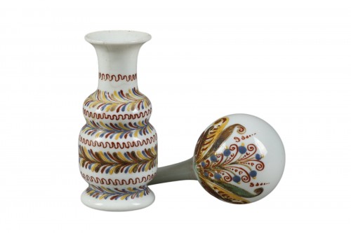 Vase balustre à triple renflement en verre opalin