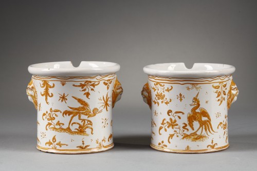 Pair of Glass Coolers in Moustiers Faience, 18th Century - Porcelain & Faience Style 