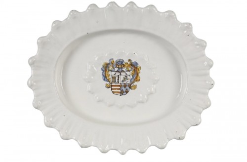 Grand plat en faïence, Italie Manufacture de Deruta début 17e siècle