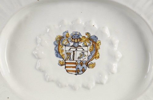 Porcelain & Faience  - Large maiolica dish, Italy Deruta Manufacture early 17th century